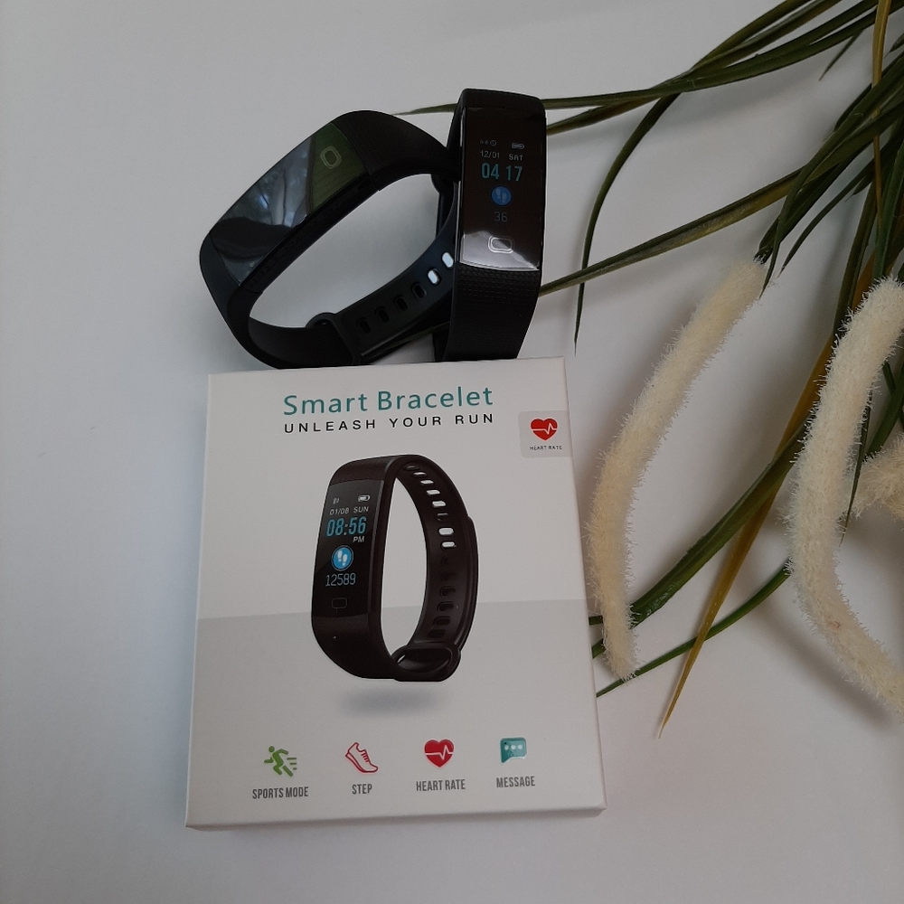 Fitness tracker/smart bracelet